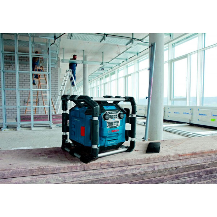 Аккумуляторный радиоприемник Bosch Professional GPB 18V-5 C (06014A4000)