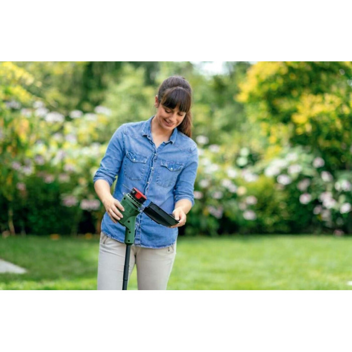 Аккумуляторный триммер Bosch EasyGrassCut 18V-260, АКБ 18 В / 2.5 Ач, Зарядное устройство (06008C1C05)