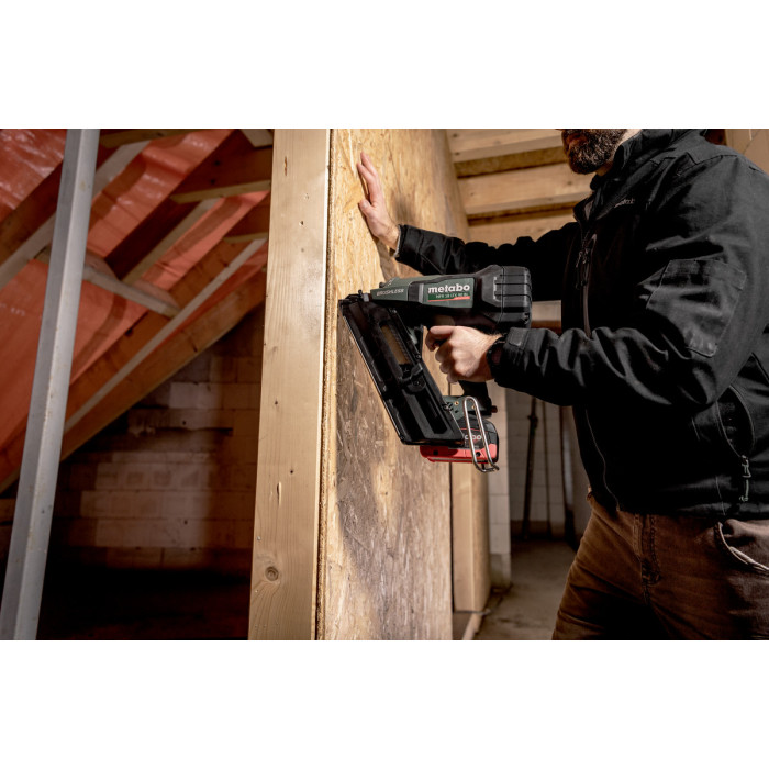 Акумуляторний цвяхозабивач Metabo NFR 18 LTX 90 BL (612090800)