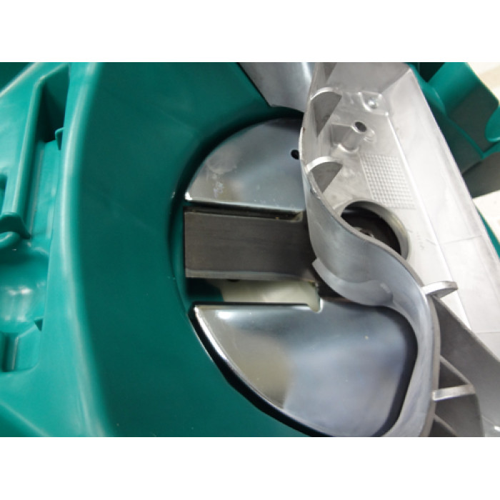 Садовый измельчитель Bosch AXT Rapid 2000