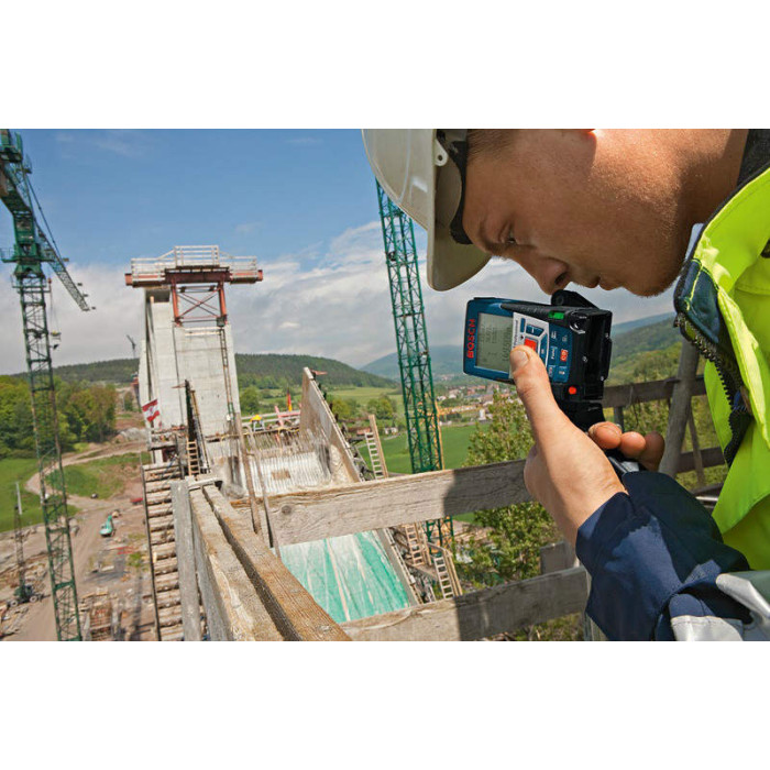 Лазерный дальномер Bosch GLM 250 VF Professional + BT 150
